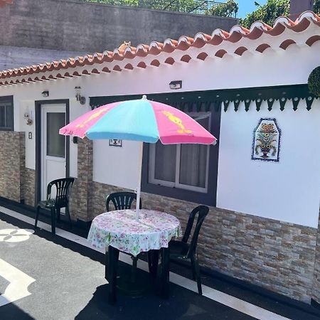 Modern Minimalist Studio With Essential Comfort Funchal  Extérieur photo